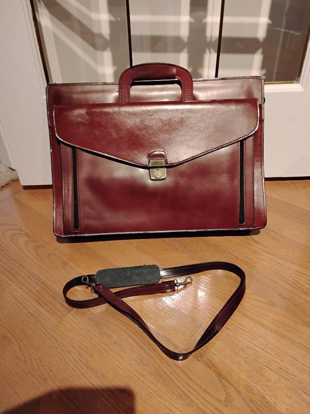 Gorgeous Vintage Classic Genuine Leather Burgandy Briefcase